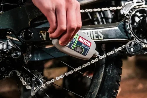 Lubricante De Cadena Seco MOTUL 100ML