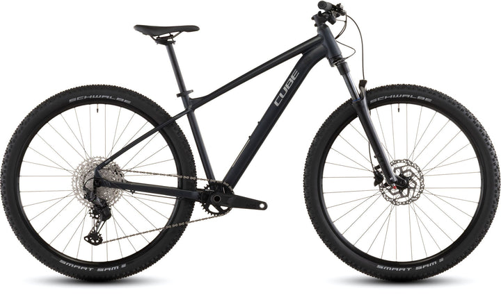BICI CUBE ATTENTION PRO NIGTH &amp; BLACK TALLA M